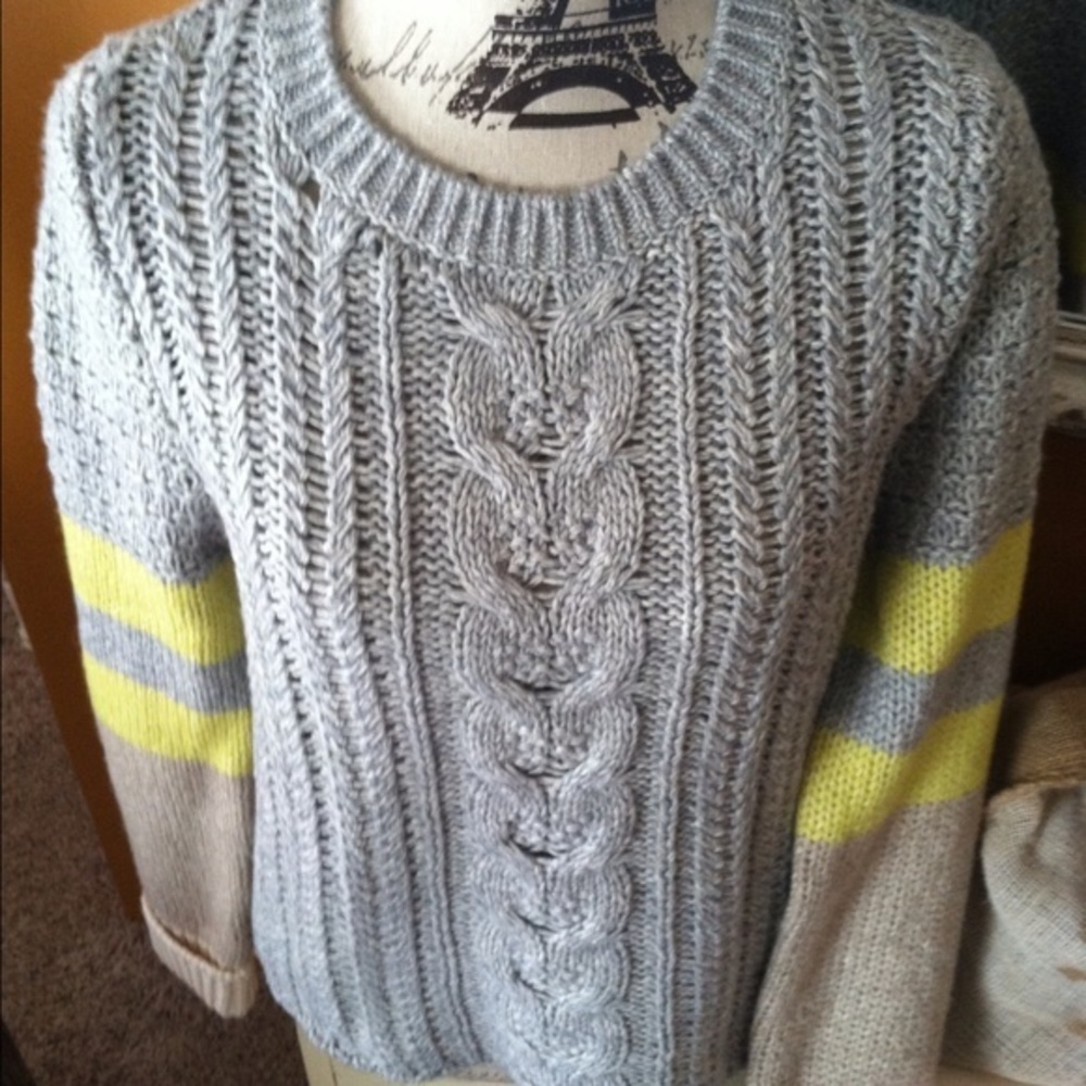 New Victoria's Secret Chunky Cable Knit Sweater S - Picture 2 of 4